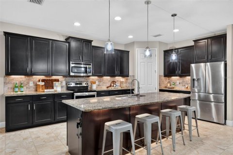 Villa ou maison à vendre à Bradenton, Floride: 3 chambres, 242.66 m2 № 2359279 - photo 13
