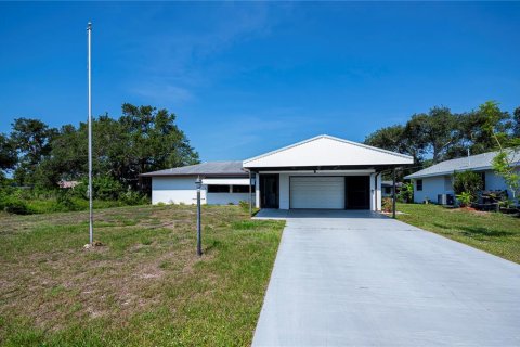 House in Port Charlotte, Florida 2 bedrooms, 129.6 sq.m. № 1749284 - photo 14