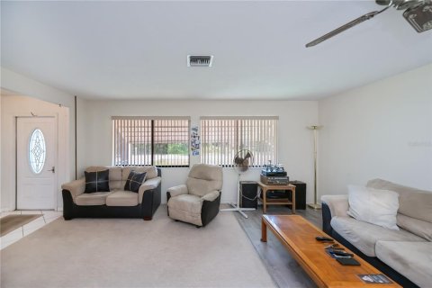 House in Port Charlotte, Florida 2 bedrooms, 129.6 sq.m. № 1749284 - photo 22