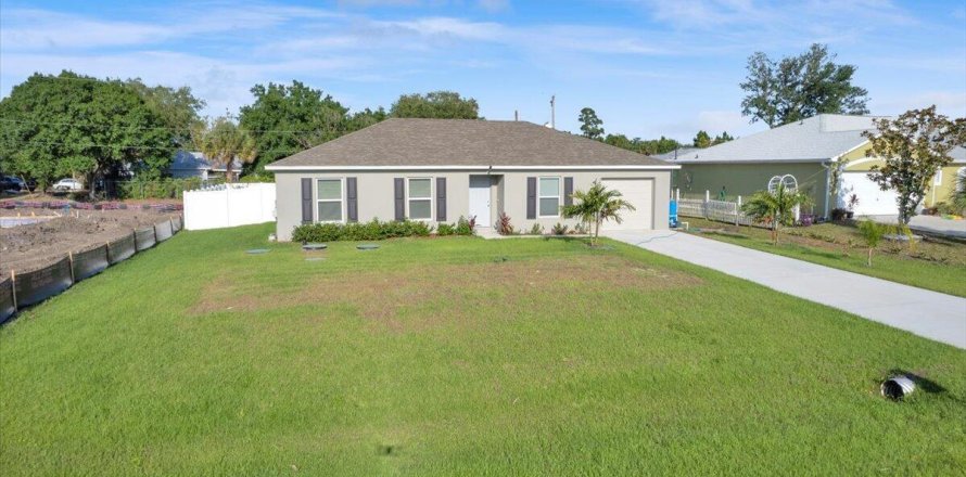 Casa en Palm Bay, Florida 3 dormitorios, 113.43 m2 № 2243040