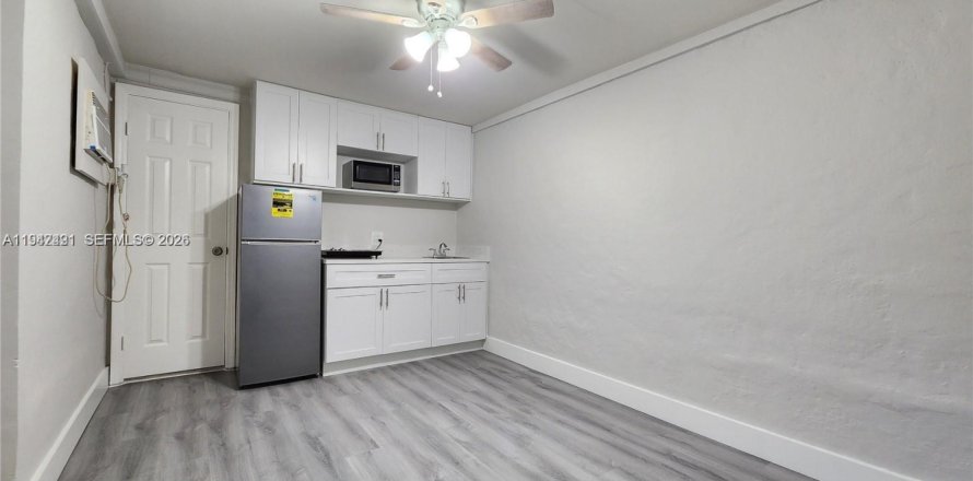 Студия в Майами, Флорида № 1999975