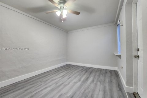 Снять в аренду виллу или дом в Майами, Флорида 18.58м2, № 1999975 - фото 2