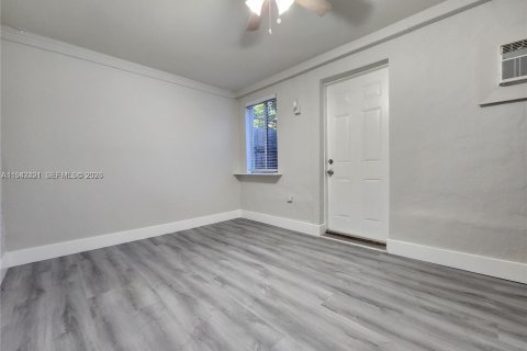 Снять в аренду виллу или дом в Майами, Флорида 18.58м2, № 1999975 - фото 3