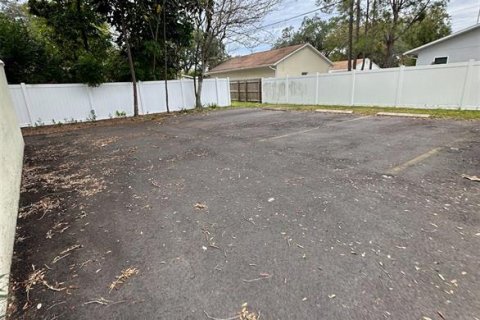 Propiedad comercial en alquiler en Tampa, Florida, 97.55 m2 № 1513878 - foto 11