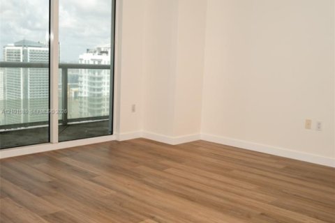 Condo in Miami, Florida, 2 bedrooms  № 2401334 - photo 3