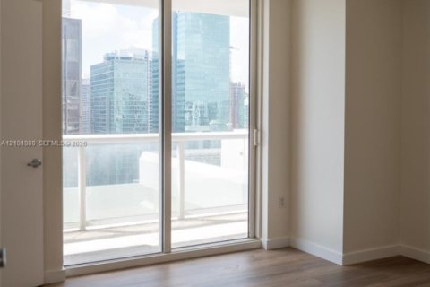 Condo in Miami, Florida, 2 bedrooms  № 2401334 - photo 7