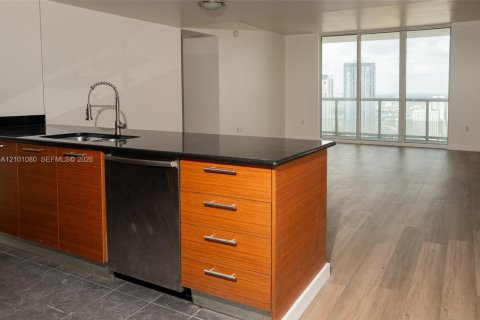 Condo in Miami, Florida, 2 bedrooms  № 2401334