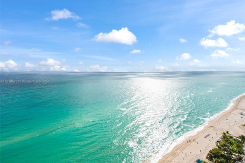 Condominio en venta en Sunny Isles Beach, Florida, 3 dormitorios, 257.15 m2 № 2035727 - foto 9