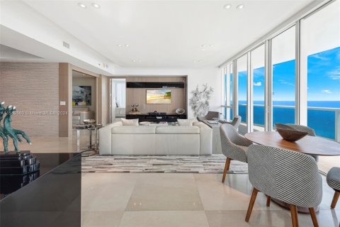Condominio en venta en Sunny Isles Beach, Florida, 3 dormitorios, 257.15 m2 № 2035727 - foto 26