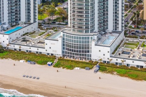 Condominio en venta en Sunny Isles Beach, Florida, 3 dormitorios, 257.15 m2 № 2035727 - foto 4