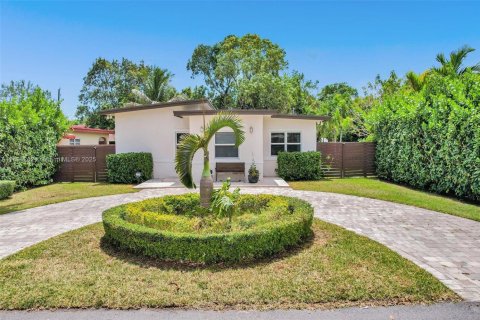 Снять в аренду виллу или дом в Саут-Майами, Флорида 3 спальни, 127.18м2, № 1947395 - фото 2