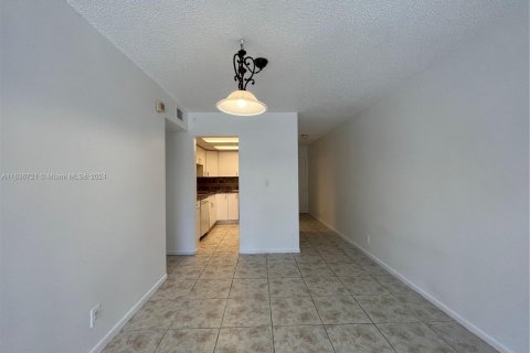 Condo in Deerfield Beach, Florida, 2 bedrooms  № 1764335 - photo 4