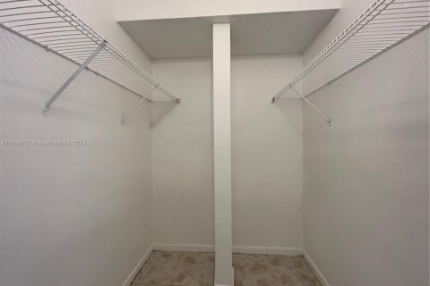 Condo in Deerfield Beach, Florida, 2 bedrooms  № 1764335 - photo 10