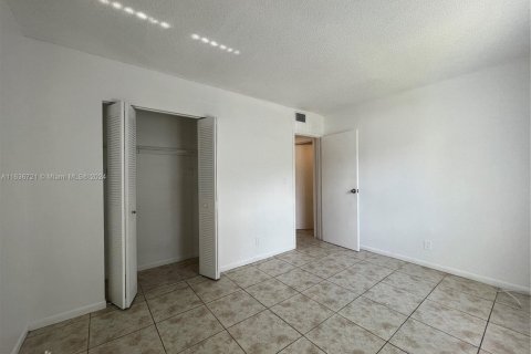 Condo in Deerfield Beach, Florida, 2 bedrooms  № 1764335 - photo 9