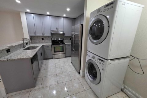 Touwnhouse à louer à Miramar, Floride: 2 chambres, 111.48 m2 № 2262988 - photo 4