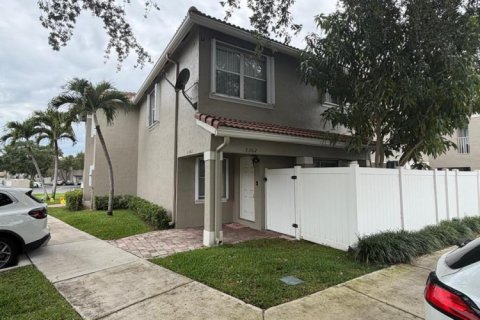 Touwnhouse à louer à Miramar, Floride: 2 chambres, 111.48 m2 № 2262988 - photo 2