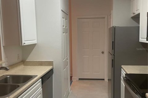 Condo in Tampa, Florida, 2 bedrooms  № 1854328 - photo 9