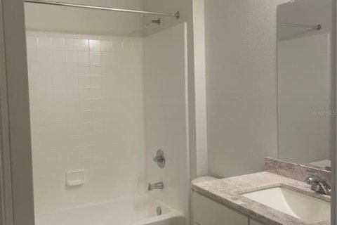Condo in Tampa, Florida, 2 bedrooms  № 1854328 - photo 18