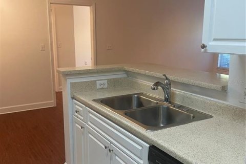 Condo in Tampa, Florida, 2 bedrooms  № 1854328 - photo 8