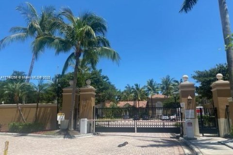 Condo in Tamarac, Florida, 2 bedrooms  № 1852365 - photo 30