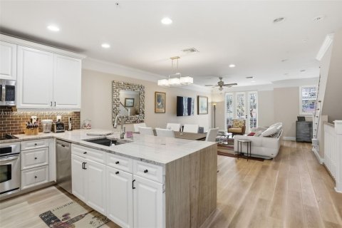 Снять в аренду таунхаус в Делрей-Бич, Флорида 3 спальни, 162.76м2, № 2019754 - фото 4