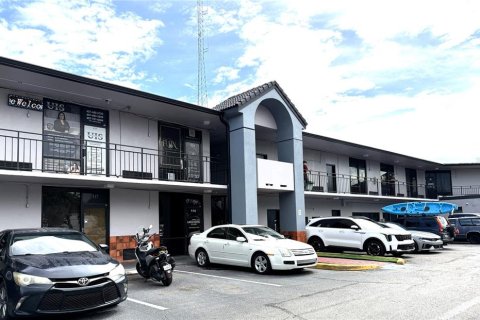 Immobilier commercial à louer à Orlando, Floride: 28.99 m2 № 2294875 - photo 12