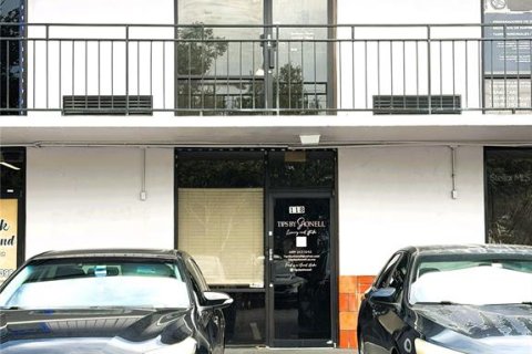 Immobilier commercial à louer à Orlando, Floride: 28.99 m2 № 2294875 - photo 2