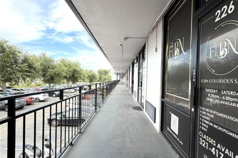 Immobilier commercial à louer à Orlando, Floride: 28.99 m2 № 2294875 - photo 8