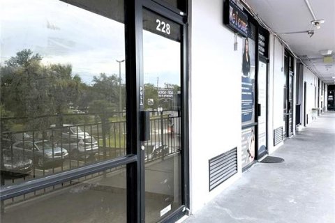 Immobilier commercial à louer à Orlando, Floride: 28.99 m2 № 2294875 - photo 9