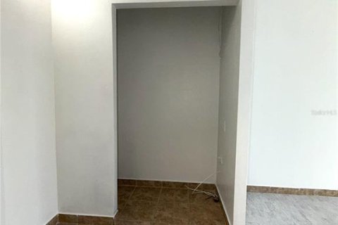 Immobilier commercial à louer à Orlando, Floride: 28.99 m2 № 2294875 - photo 6