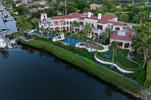 House in Jupiter, Florida 6 bedrooms, 1784.28 sq.m. № 2019026 - photo 5