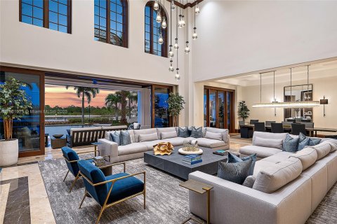 House in Jupiter, Florida 6 bedrooms, 1784.28 sq.m. № 2019026 - photo 22
