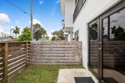 Adosado en Homestead, Florida 3 dormitorios, 135.92 m2 № 1983848