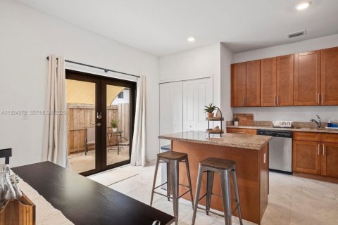 Adosado en alquiler en Homestead, Florida, 3 dormitorios, 135.92 m2 № 1983848 - foto 4