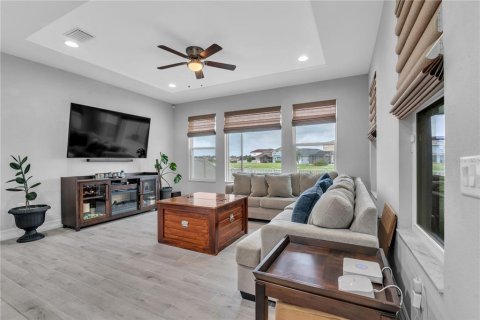 House in ESTANCIA

 in Wesley Chapel, Florida 4 bedrooms, 231.79 sq.m. № 1547438 - photo 25