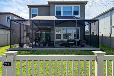 House in ESTANCIA

 in Wesley Chapel, Florida 4 bedrooms, 231.79 sq.m. № 1547438 - photo 8