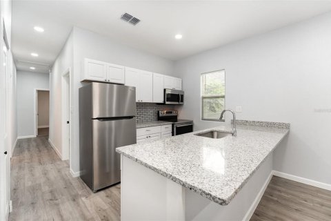 Propiedad comercial en venta en Lakeland, Florida, 4 dormitorios, 141.03 m2 № 1899622 - foto 13