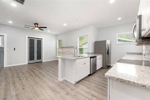 Propiedad comercial en venta en Lakeland, Florida, 4 dormitorios, 141.03 m2 № 1899622 - foto 9