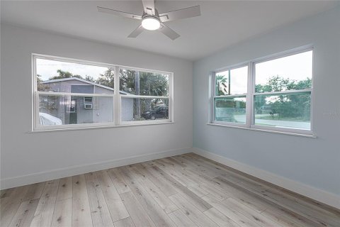 House in Port Charlotte, Florida 3 bedrooms, 93.92 sq.m. № 2195136 - photo 9