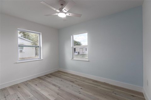 House in Port Charlotte, Florida 3 bedrooms, 93.92 sq.m. № 2195136 - photo 11