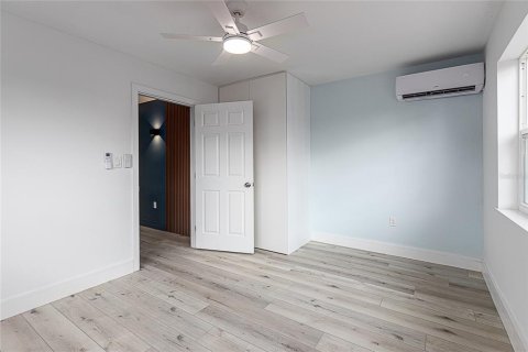 House in Port Charlotte, Florida 3 bedrooms, 93.92 sq.m. № 2195136 - photo 10