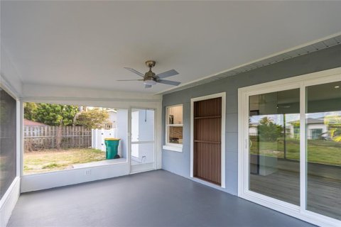 House in Port Charlotte, Florida 3 bedrooms, 93.92 sq.m. № 2195136 - photo 20