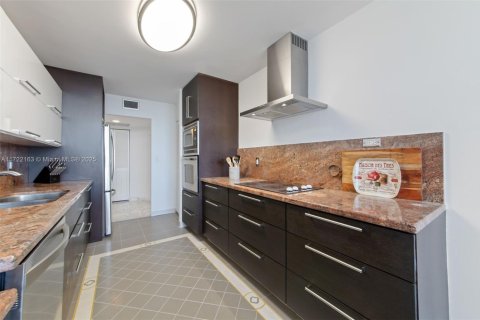 Copropriété à louer à Hollywood, Floride: 2 chambres, 173.54 m2 № 1984944 - photo 10