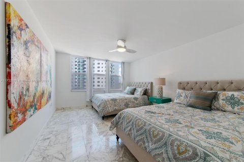 Copropriété à louer à Hollywood, Floride: 2 chambres, 173.54 m2 № 1984944 - photo 21