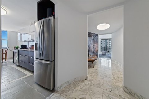 Copropriété à louer à Hollywood, Floride: 2 chambres, 173.54 m2 № 1984944 - photo 4