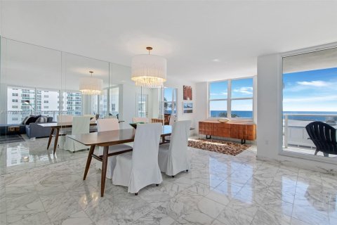 Copropriété à louer à Hollywood, Floride: 2 chambres, 173.54 m2 № 1984944 - photo 15