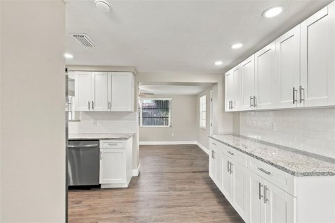 Villa ou maison à vendre à New Port Richey, Floride: 2 chambres, 104.79 m2 № 2420218 - photo 9