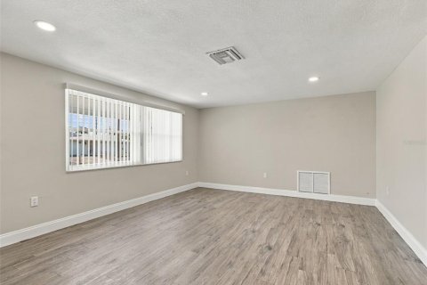 Villa ou maison à vendre à New Port Richey, Floride: 2 chambres, 104.79 m2 № 2420218 - photo 6