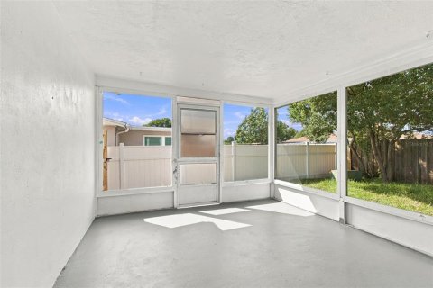 Villa ou maison à vendre à New Port Richey, Floride: 2 chambres, 104.79 m2 № 2420218 - photo 27