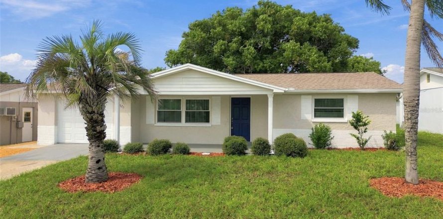 Villa ou maison à New Port Richey, Floride 2 chambres, 104.79 m2 № 2420218